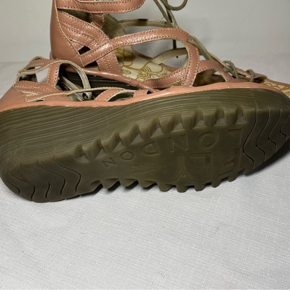 Fly London Wedge Sandals with Strappy Design. Pale Pink. 40 or size 9. Leather - Picture 6 of 6